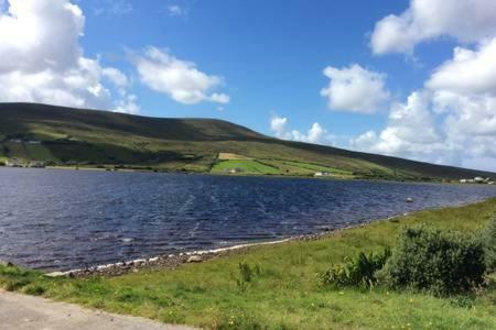 Beautiful Home On Lake Carrowmore 벨물릿 외부 사진
