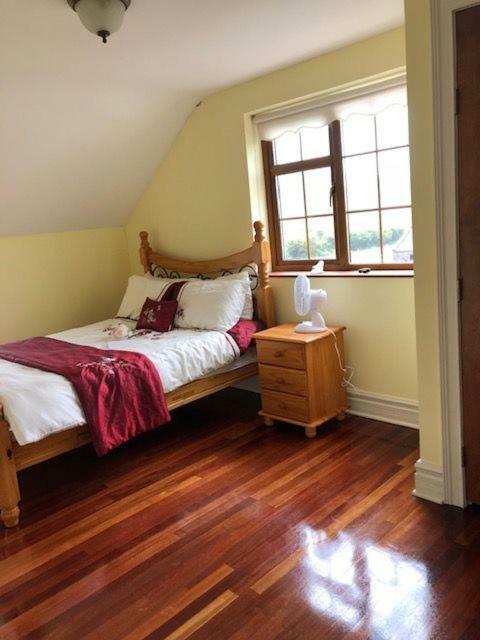 Beautiful Home On Lake Carrowmore 벨물릿 외부 사진